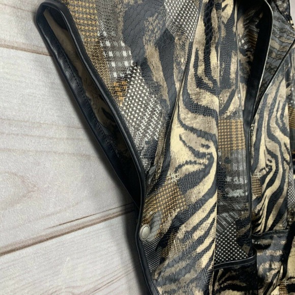 Joseph Ribkoff Animal Print Poncho Style - Picture 2 of 12